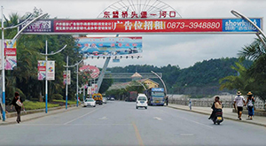 红河州河口滨河路跨街广告灯箱媒体